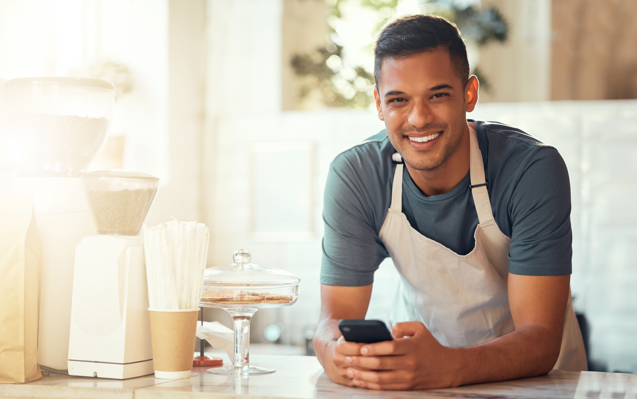 restaurant employee getting tips safely